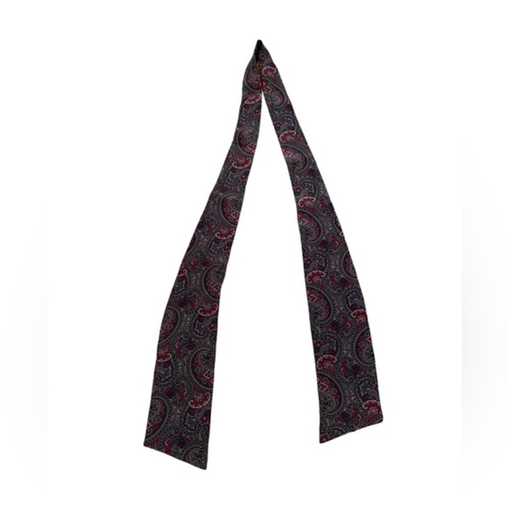 Kenneth Gordon‎ Tie